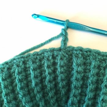Lily ponytail hat round 2a